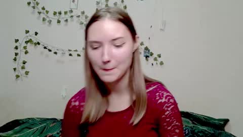 _kikiclark_ online show from November 2025 09:29:02 PM