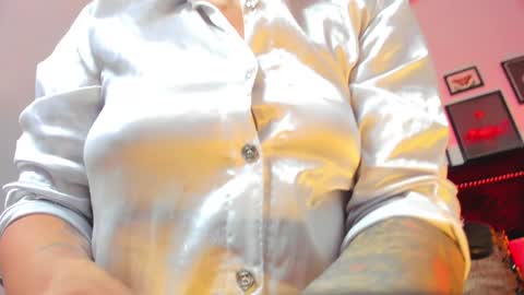 Snapshot of _kiramoon__ chatting on January 2025 08:30:01 PM Kiraaaa 0 online show from January 2025 08:30:01 PM