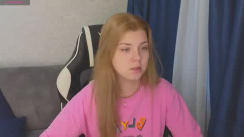 Molly   Emily online show from October 2025 01:21:01 PM