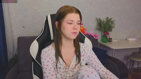 Molly   Emily online show from December 2025 07:42:01 PM