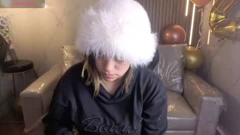 Snapshot of _kitten_1 chatting on July 2026 04:15:01 AM _kitten_1 online show from July 2026 04:15:01 AM
