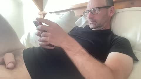 Kiwi online show from November 2025 09:39:01 PM