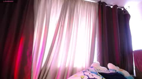 Snapshot of _krissricci_ chatting on September 2025 11:57:01 AM online show from September 2025 11:57:01 AM