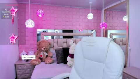 Laura online show from April 2026 12:49:01 PM