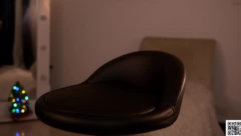 Snapshot of _lady_di chatting on December 2024 03:50:02 AM Not on OF Some stuff for sale online show from December 2024 03:50:02 AM