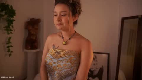 Snapshot of _lady_di chatting on September 2025 04:03:01 AM Not on OF Some stuff for sale online show from September 2025 04:03:01 AM