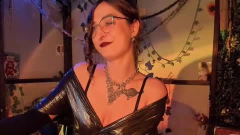 Lady Luna online show from September 2025 12:26:01 AM