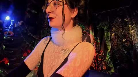 Lady Luna online show from December 2025 11:36:02 PM