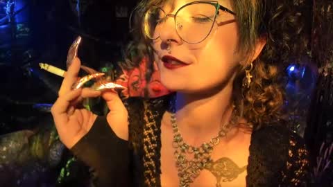 Lady Luna online show from April 2026 09:35:01 PM