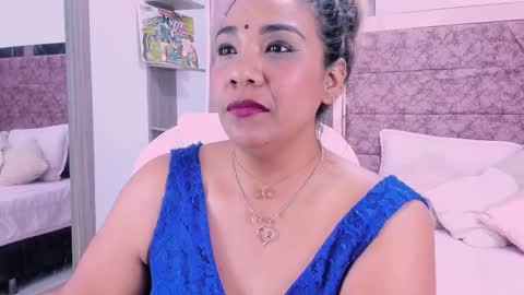 NAILHA SAJANI  online show from February 2025 03:32:01 PM