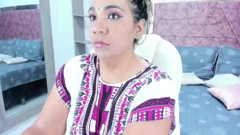 NAILHA SAJANI  online show from March 2025 03:13:02 PM