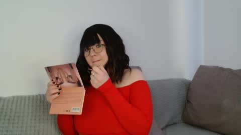 _lalilu_ online show from February 2025 05:44:02 AM