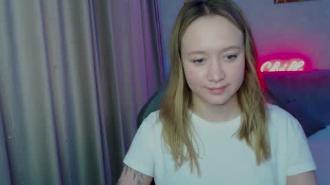 _lalune_ online show from January 2025 06:31:01 AM