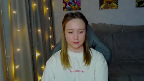 _lalune_ online show from January 2025 04:15:02 AM