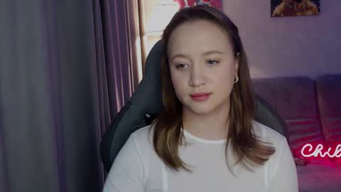 _lalune_ online show from November 2025 09:31:01 AM