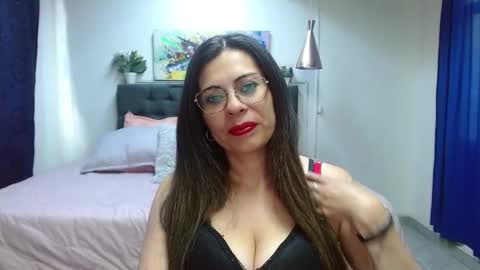 Snapshot of _lara1 chatting on January 2025 07:34:02 PM paulina online show from January 2025 07:34:02 PM