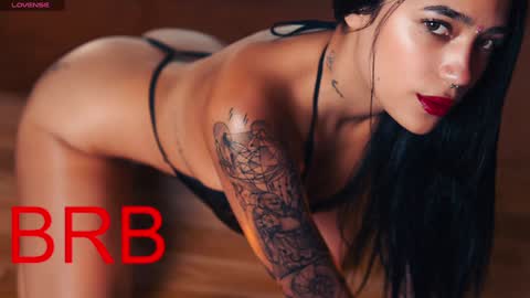 Snapshot of _laurataylor_ chatting on January 2025 11:01:02 PM online show from January 2025 11:01:02 PM