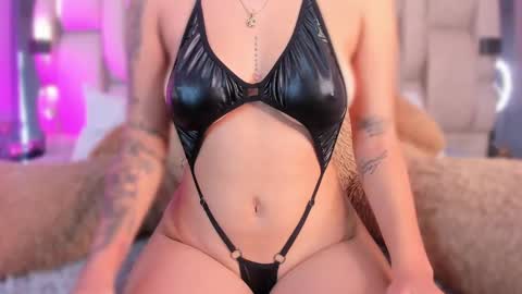 Snapshot of _laurataylor_ chatting on September 2025 07:37:02 PM online show from September 2025 07:37:02 PM