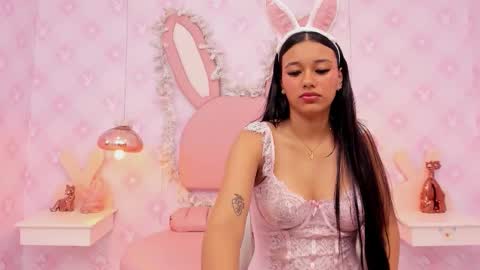  Lia Swan  online show from November 2025 03:45:01 AM