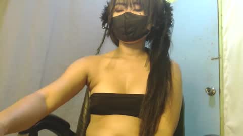 _lilies_gigi_ online show from March 2026 01:11:01 AM