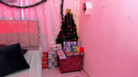 Snapshot of _little_ivy chatting on December 2024 08:03:02 PM Ivy 3 online show from December 2024 08:03:02 PM