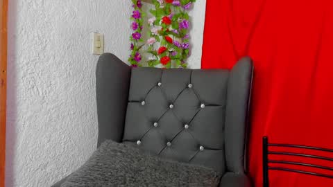 Snapshot of _little_ivy chatting on December 2024 01:06:02 PM Ivy 3 online show from December 2024 01:06:02 PM