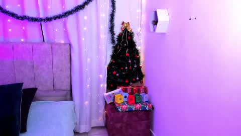 Snapshot of _little_ivy chatting on December 2024 10:01:01 PM Ivy 3 online show from December 2024 10:01:01 PM