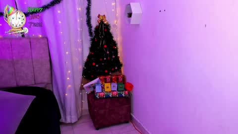 Snapshot of _little_ivy chatting on January 2025 10:08:01 PM Ivy 3 online show from January 2025 10:08:01 PM
