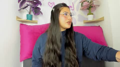 Snapshot of _little_ivy chatting on September 2025 04:19:02 PM Ivy 3 online show from September 2025 04:19:02 PM