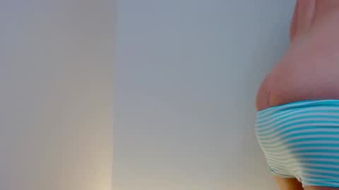 Mila  online show from November 2025 07:23:02 AM