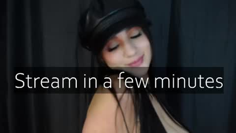 Snapshot of _littlecherryy_ chatting on June 2026 06:00:01 AM Tania online show from June 2026 06:00:01 AM