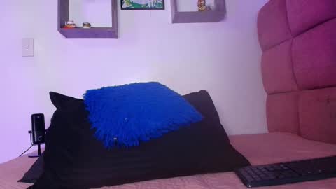 Lorrayne online show from February 2025 12:03:02 PM