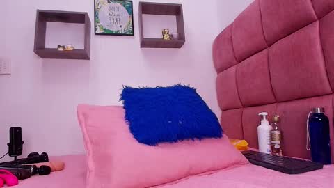 Lorrayne online show from February 2025 11:47:02 AM