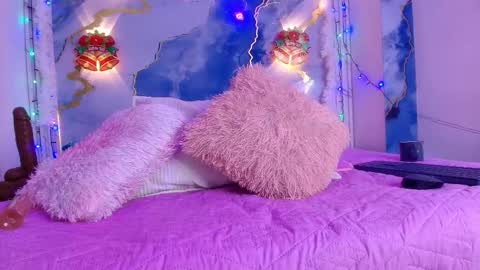 Lorrayne online show from December 2025 12:14:02 PM