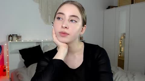 Snapshot of _loveliness_ chatting on January 2025 02:04:01 PM Amanda mandy online show from January 2025 02:04:01 PM