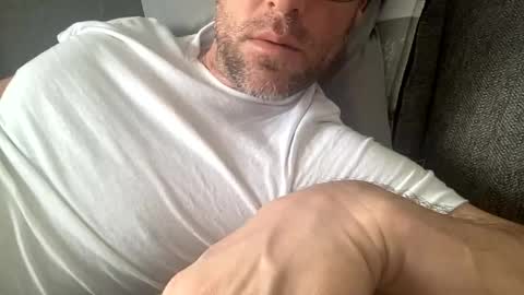 _lululeo_ online show from April 2026 09:09:01 PM