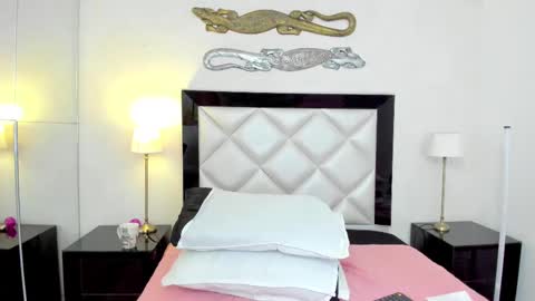 Snapshot of _luna__sweet_ chatting on February 2025 06:07:01 AM luna sweet online show from February 2025 06:07:01 AM
