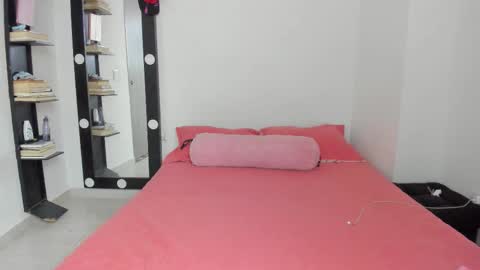 Luna online show from November 2025 12:11:02 AM