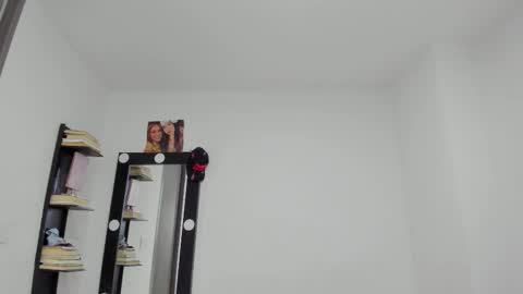 Luna online show from January 2026 09:53:02 PM