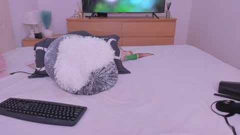 Lynna online show from February 2025 01:23:02 AM