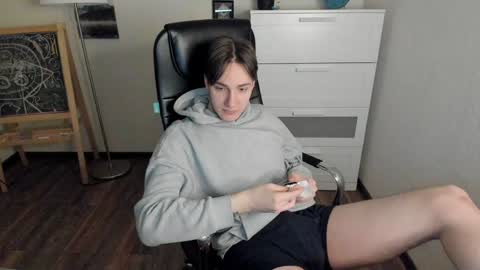 Snapshot of _maelstrom_ chatting on December 2024 11:04:01 AM _maelstrom_ online show from December 2024 11:04:01 AM