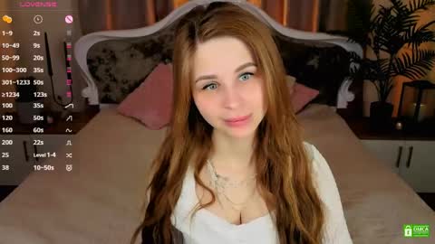 Snapshot of _mari_clark chatting on May 2026 04:07:02 AM Eva online show from May 2026 04:07:02 AM