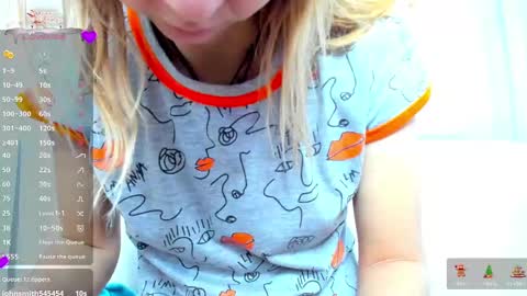 Snapshot of _mari_so chatting on January 2025 08:07:02 AM Scarlett online show from January 2025 08:07:02 AM