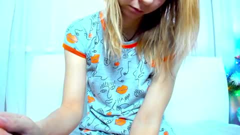 Snapshot of _mari_so chatting on January 2025 07:28:02 AM Scarlett online show from January 2025 07:28:02 AM
