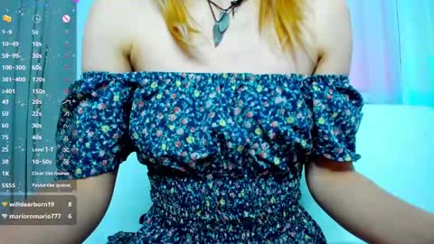 Snapshot of _mari_so chatting on January 2025 04:54:01 AM Scarlett online show from January 2025 04:54:01 AM