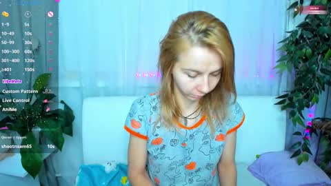 Snapshot of _mari_so chatting on February 2025 01:56:01 AM Scarlett online show from February 2025 01:56:01 AM
