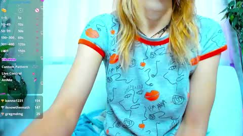 Snapshot of _mari_so chatting on February 2025 08:11:02 AM Scarlett online show from February 2025 08:11:02 AM