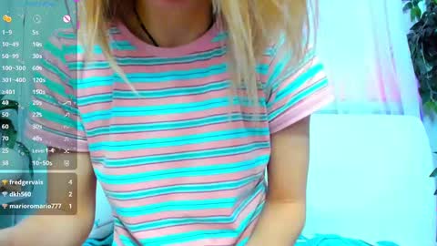 Snapshot of _mari_so chatting on February 2025 05:12:01 AM Scarlett online show from February 2025 05:12:01 AM