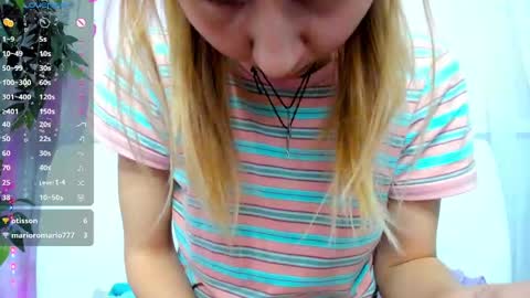 Snapshot of _mari_so chatting on February 2025 05:34:02 AM Scarlett online show from February 2025 05:34:02 AM