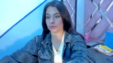 _mariana_1 online show from September 2025 03:02:01 PM